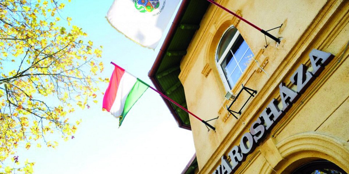 536474_291588267624619_404638072_n